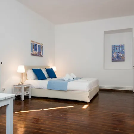 Three Bedroom Traditional Διαμέρισμα